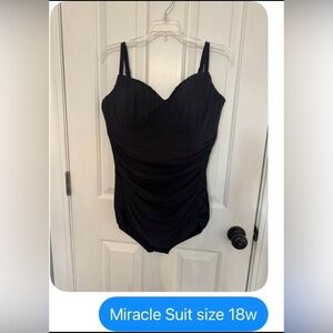 Miraclesuit Women's Elegant Black Shapewear